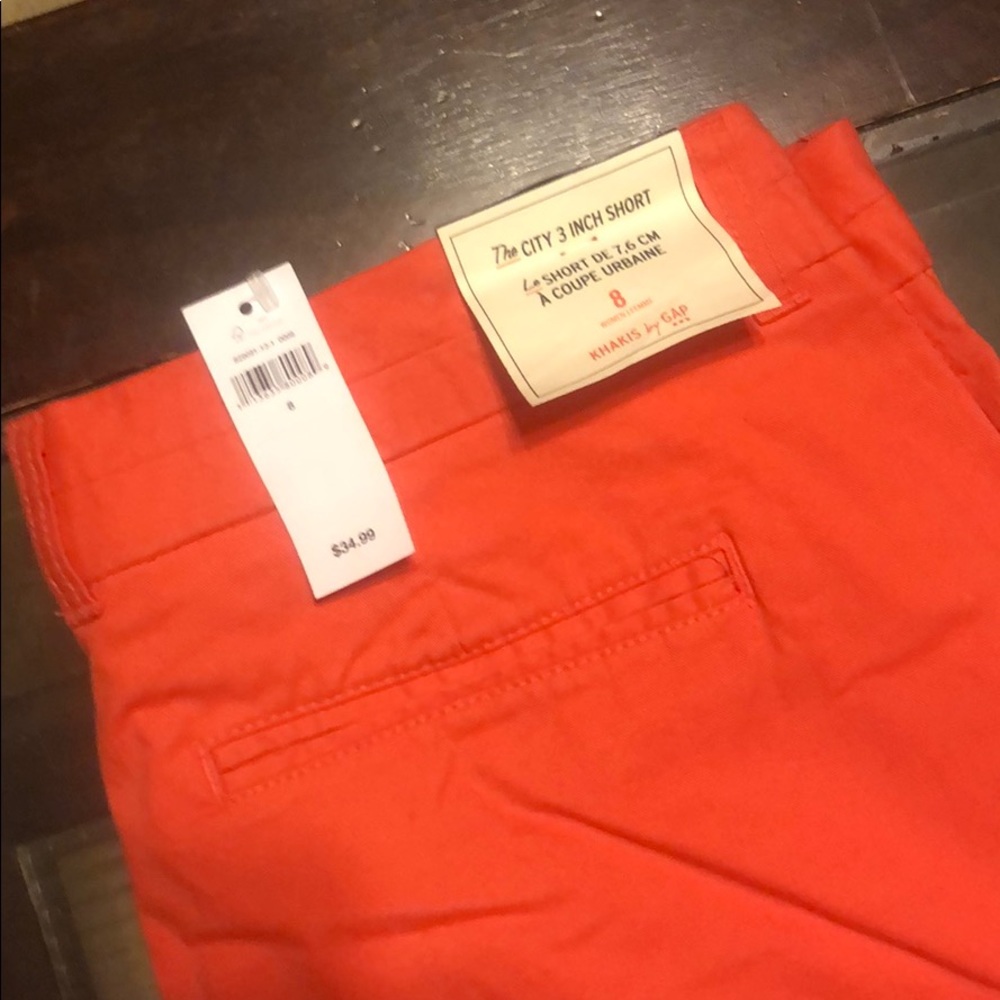 NWT Gap 3in shorts. Coral